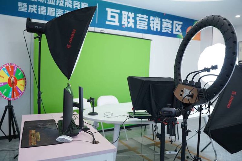 轻松打造专属小程序：选购定制开发服务指南